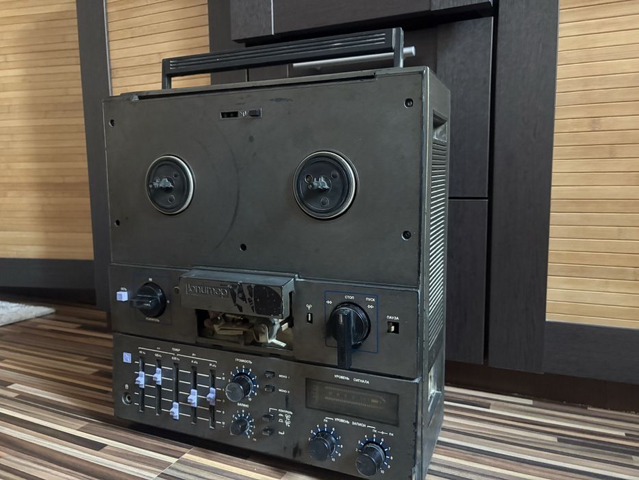 Magnetofon Jupiter MK 106 C