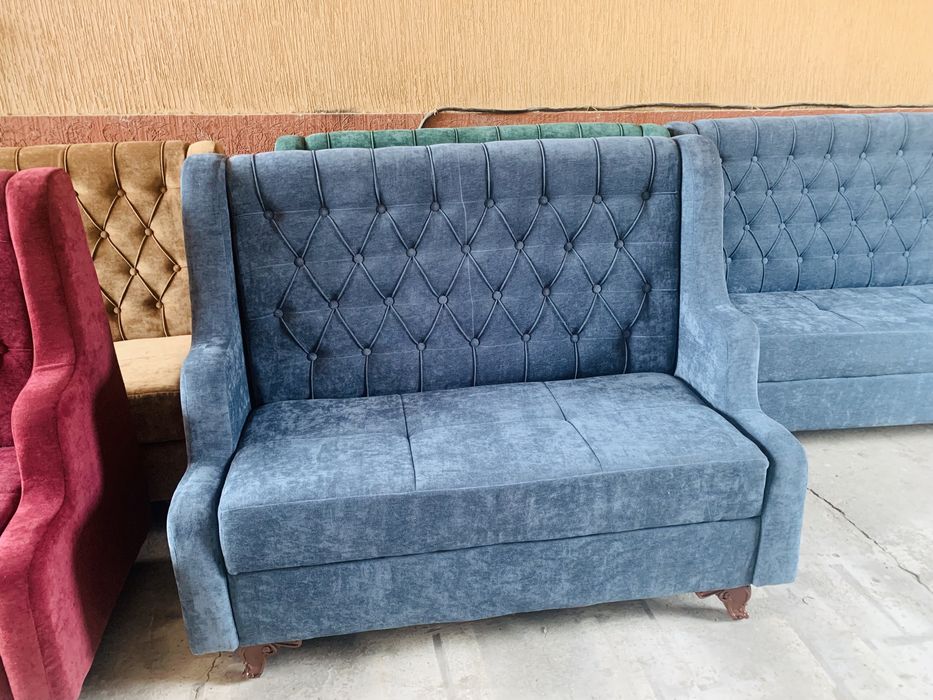 Диван. Диваны в кафе. диванчик