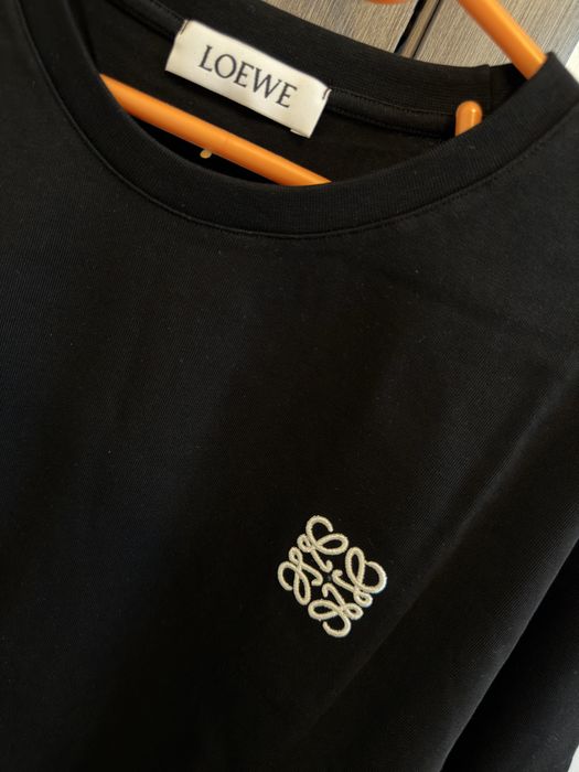 Tricou negru Loewe, bumbac 100%, masura L, logo brodat pe partea din fata