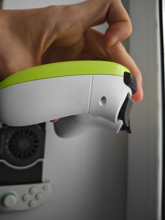 Продам  2 геймпада easysmx