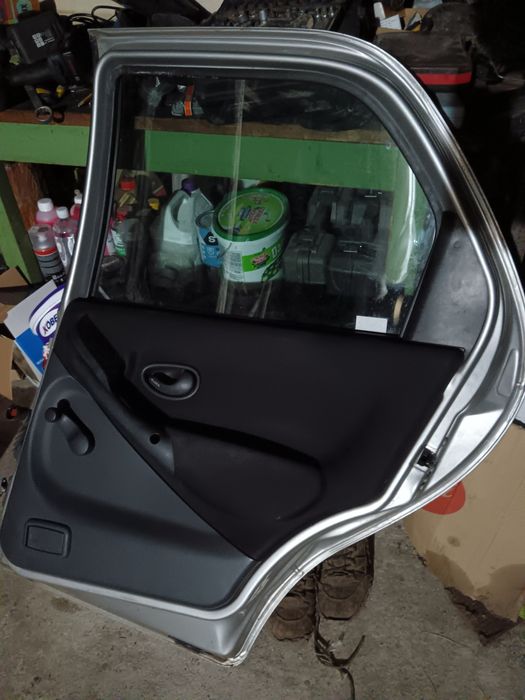 Vând portieră  dreapta spate  Fiat Albea, stopuri porbagaj