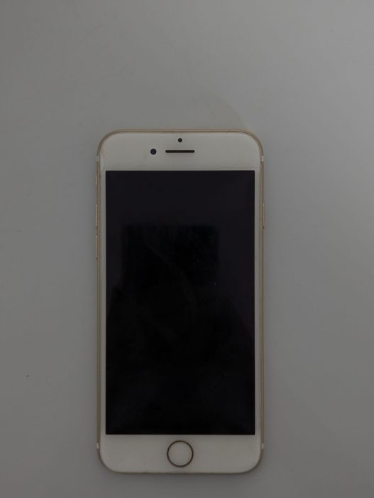 | iPhone 7 | 76% АКБ | 2/32 |