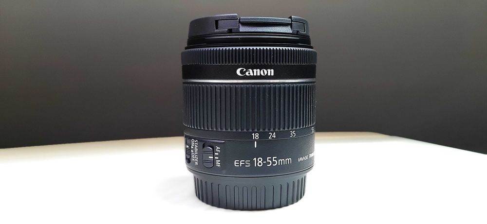 Canon EOS 850D DSLR с Нов обектив EF-S 18-55mm f/4-5.6 IS STM