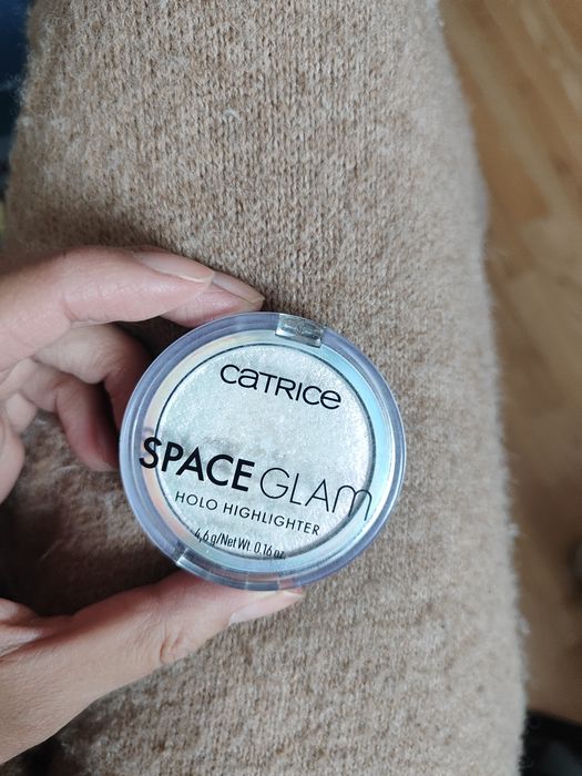 Тени для век M.A.C и хайлайтер Catrice