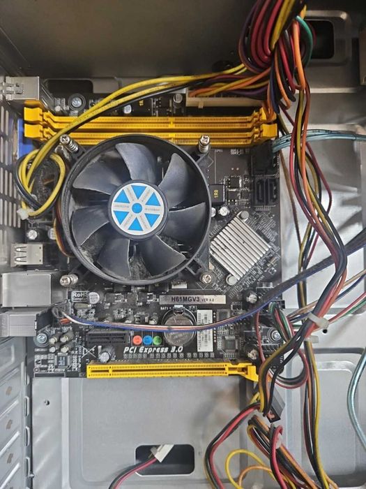 Biostar H61MGV3 Core i3-3220 с корпусом