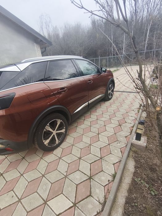 Vând Peugeot 3008 GT