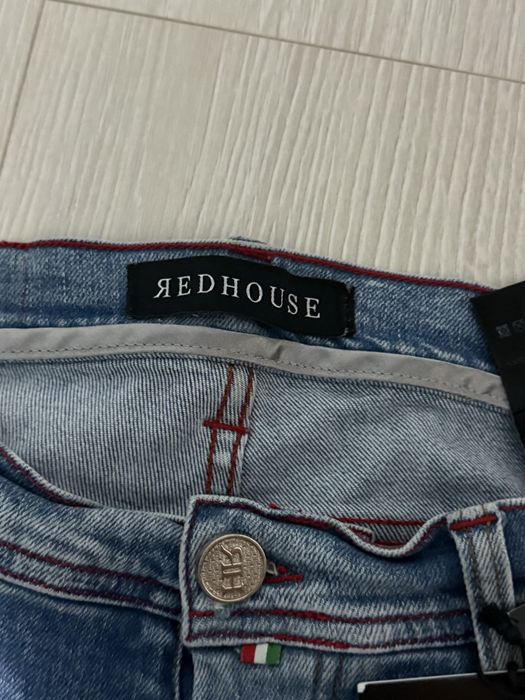 Blugi redhouse cu eticheta