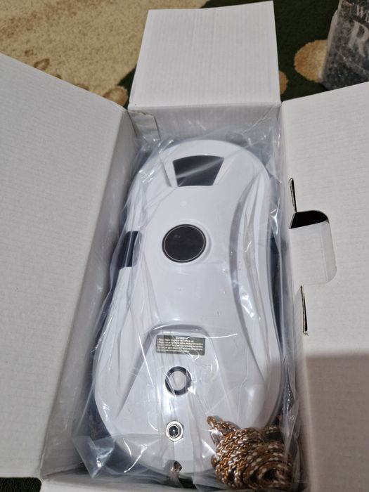 Продаю робота стеклоочистителя.