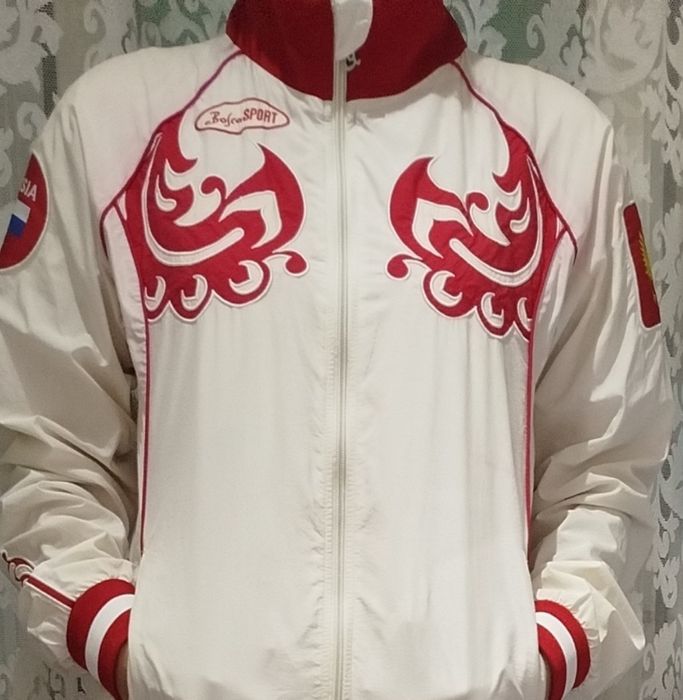 Женский спортивный костюм