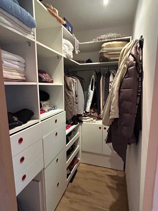 Închiriez apartament