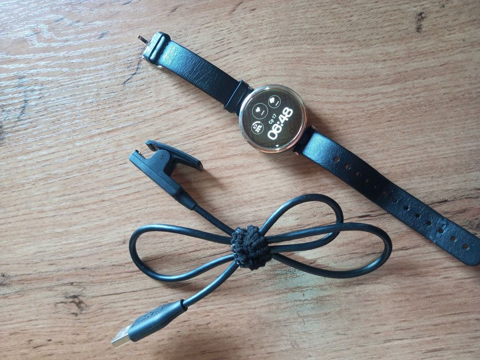 Смарт часы Garmin Lily