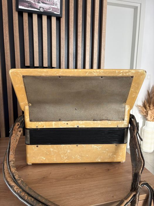 Acordeon Hohner Verdi 1 cu 48 de basi