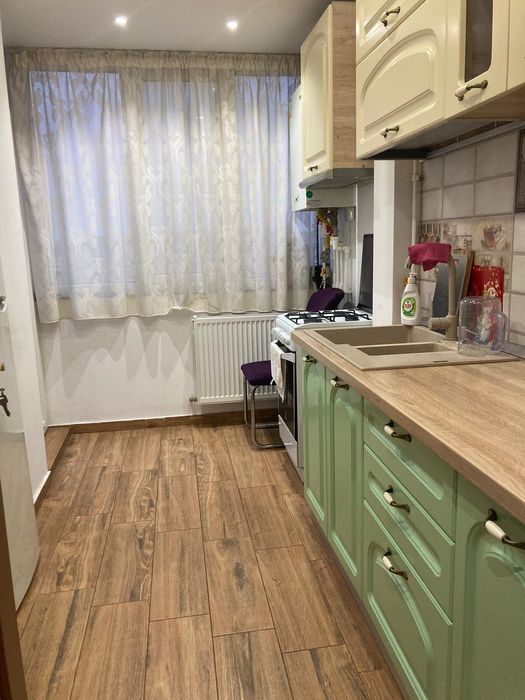 Inchiriez apartament cu 2 camere  zona Badea Cartan