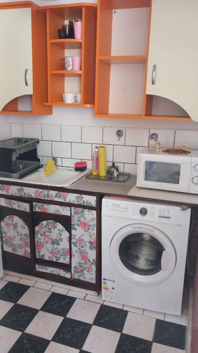 Închiriez garsonieră 200 euro