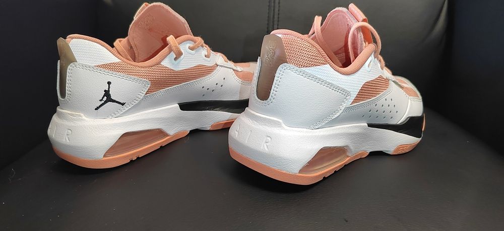 Nike Air Jordan 200E GS, номер 37,5