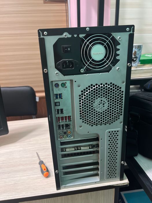 Thermaltake AH650P — 650 Вт, для сборок с видеокартой