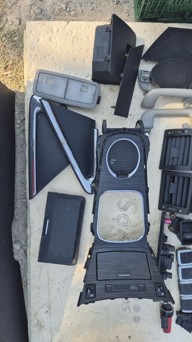 Интериор с Подлакътник за Тойота Авенсис Т27  2008- 2012г