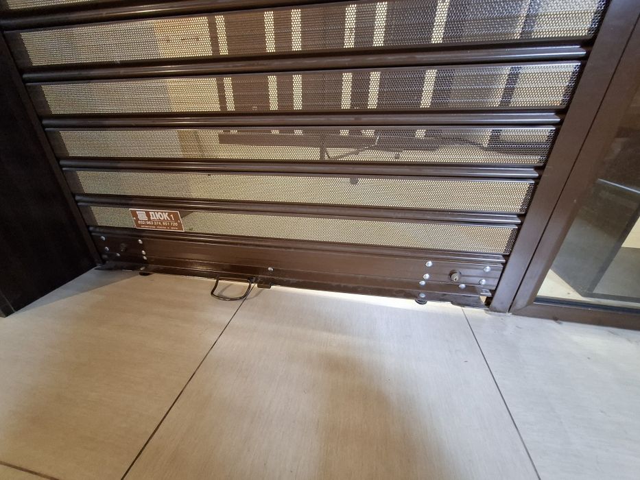 Дограма, ролетни врати за магазин, витрини