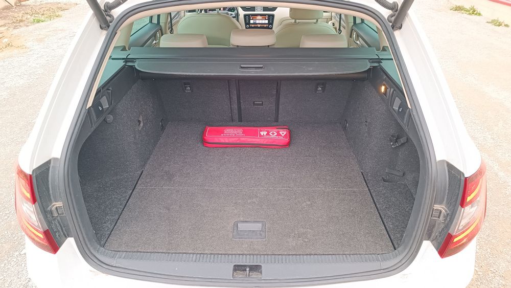 Skoda Octavia 1.6TDI DSG/LED/Печка
