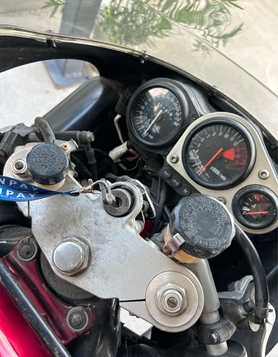 Kawasaki ZX750P Ninja Custom – Sportivă, aspect agresiv