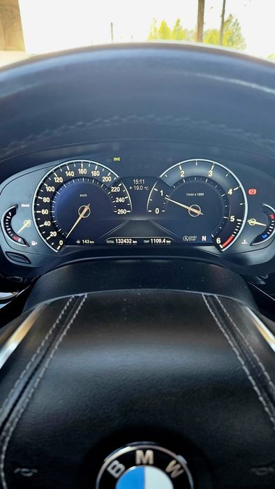 Vand Bmw G30 2017 înmatriculat recent