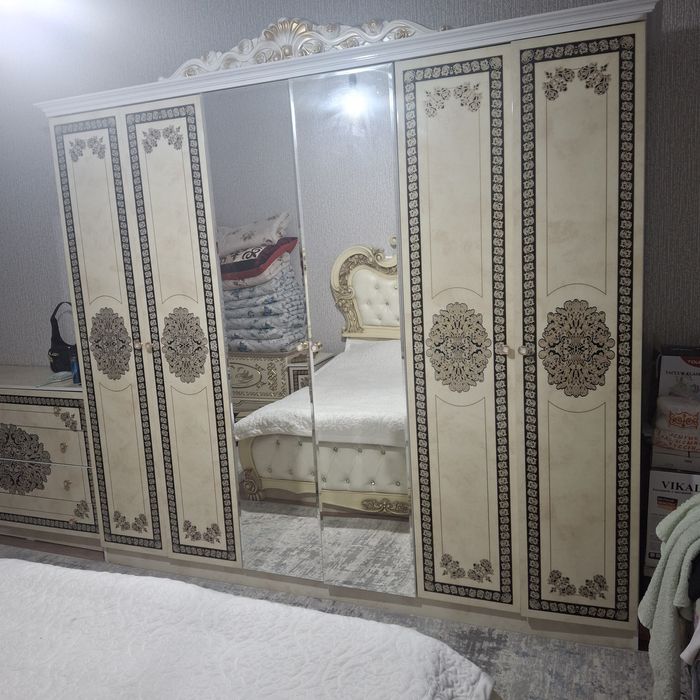 Мебель спальни сатылады