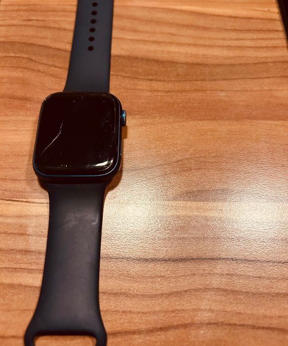 Смарт часовник Apple Watch Series 6