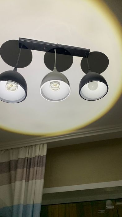 Продам красивую люстру