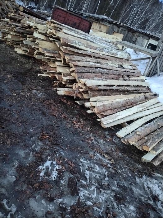 Продам пилиный горбыль, дрова, доска, строивой горбыль.