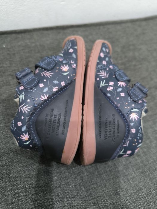 Sneakers biomecanics mărimea 21 imblanite cu lână, perfect pt toamna iarna