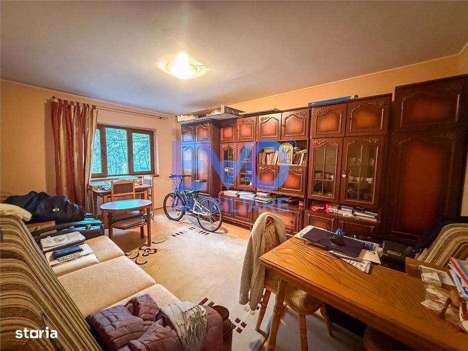 Apartament 3 camere, decomandat, etaj 1, de vanzare in zona Nicolina 2