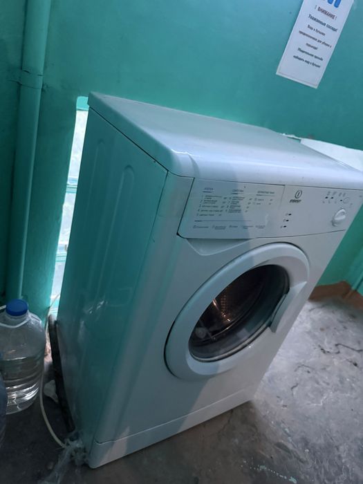 Продам стиральную машину INDESIT