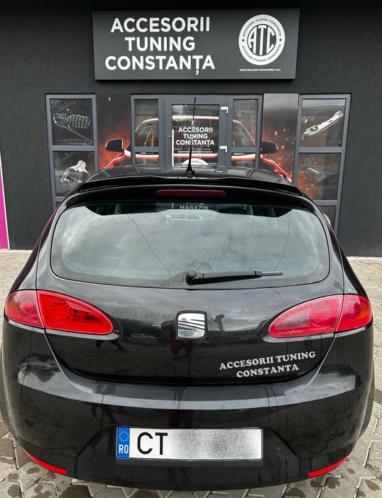 Eleron Universal 99/100cm Negru Lucios Golf Passat Leon A4 E87 F20