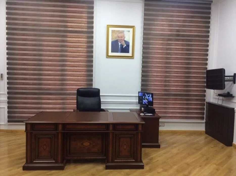 (А) Сдаётся помещение под офис.