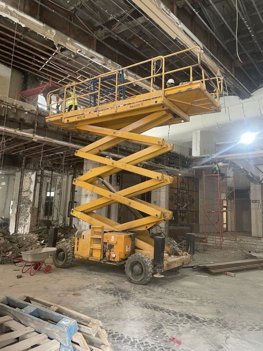 Ножничный подьемник