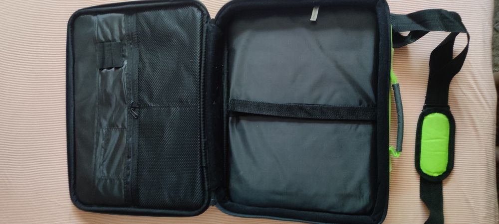 Сумка для ноутбука. В отличном состоянии. Размер 30х40 см.