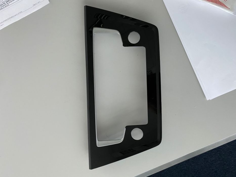 Rama originala vw pentru ecran MIB 6.5 inch 5TB858069D