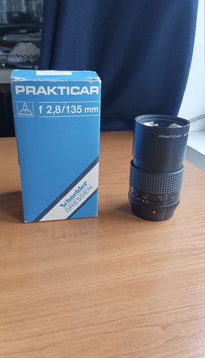 Продавам обектив Praktikar F 2.8/135 mm