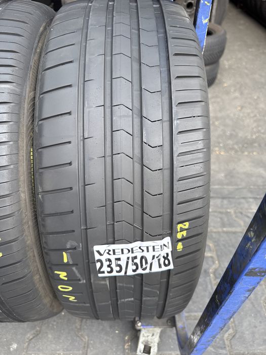 235/50/18 Vredestein