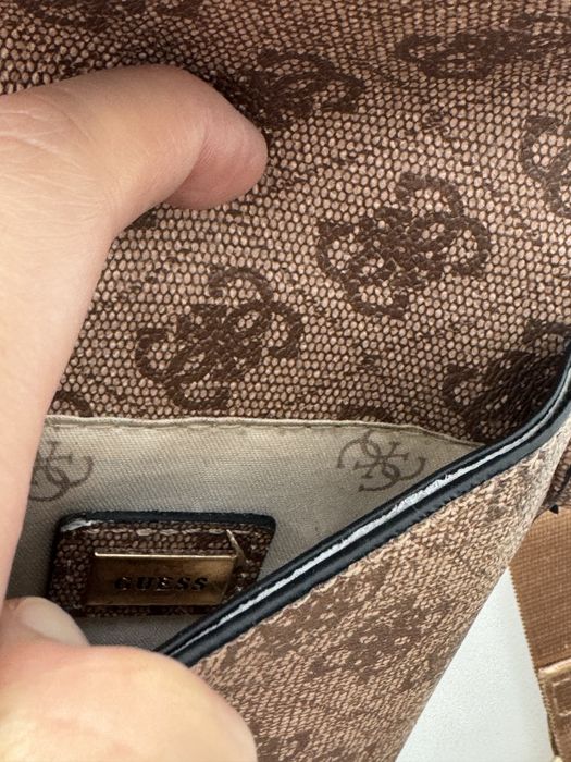 Продается сумка Guess