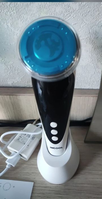 Микротоковый массажёр для лица