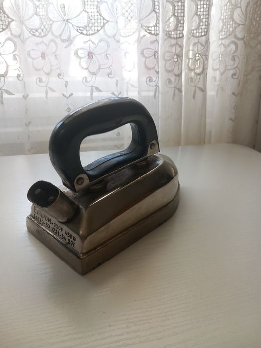 Стара ютия Елпром-1957 г.