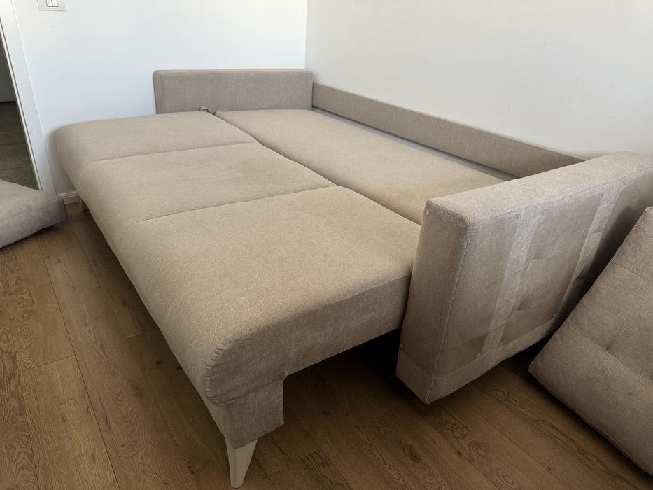 Canapea extensibila(ca noua)