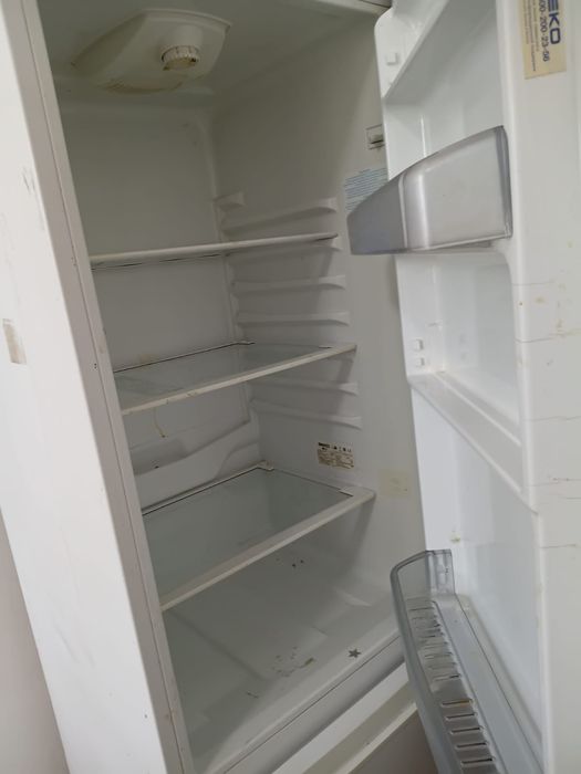 Холодильник отдам даром