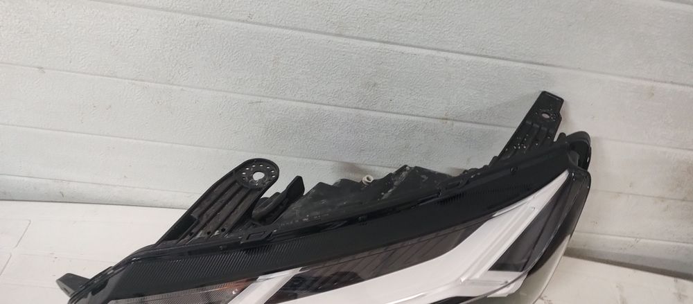 Far stânga Dacia Sandero stepway, jogger, Logan 2023-2026 cod 26060175