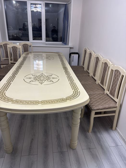 Стол без стульев продам