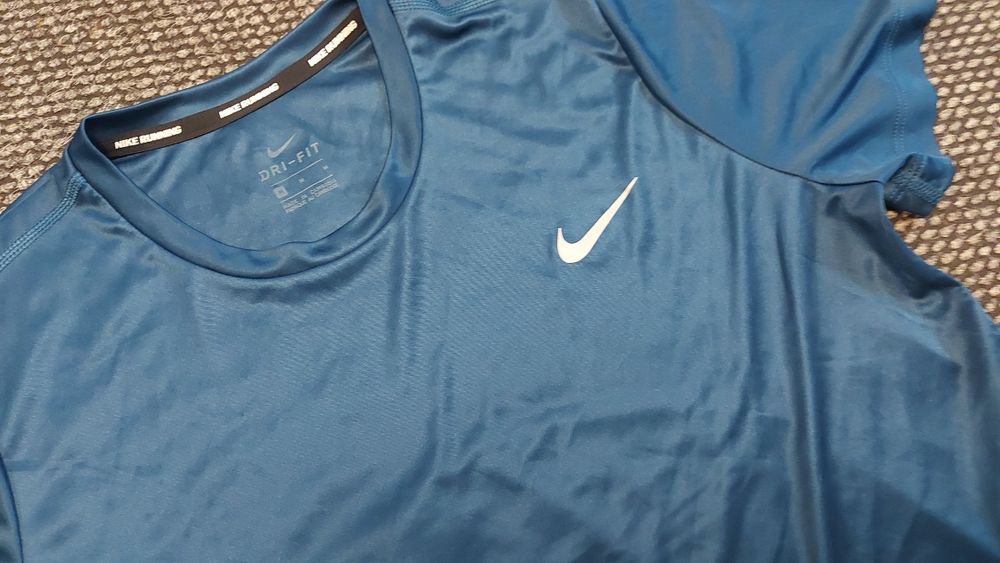 Nike Дамска тениска M размер