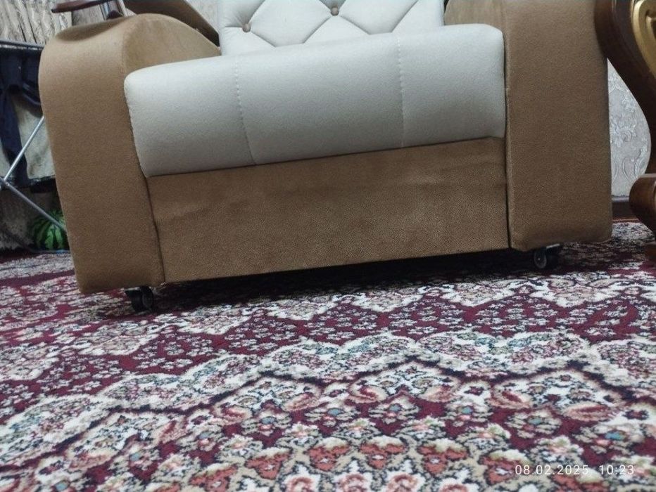 Диван кресло и письменный стол