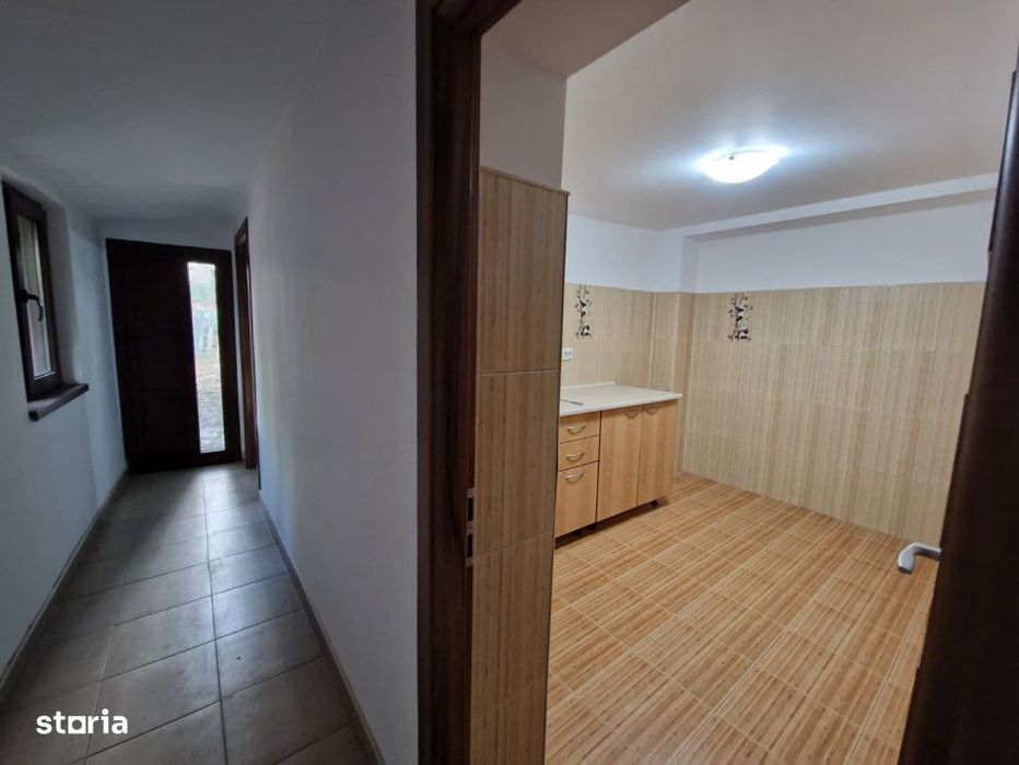 Casă 3 camere cu teren/1’ Metrou 1 Mai/Salon beauty/Cabinet/Locuință