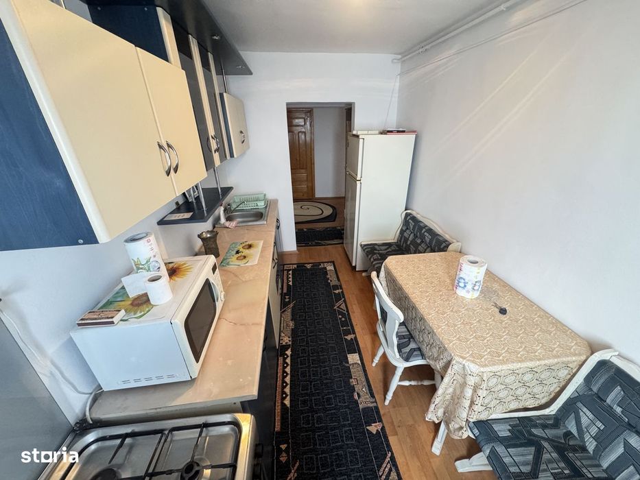 Apartament 2 camere zona Poarta 6 cu Centrala si Parcare